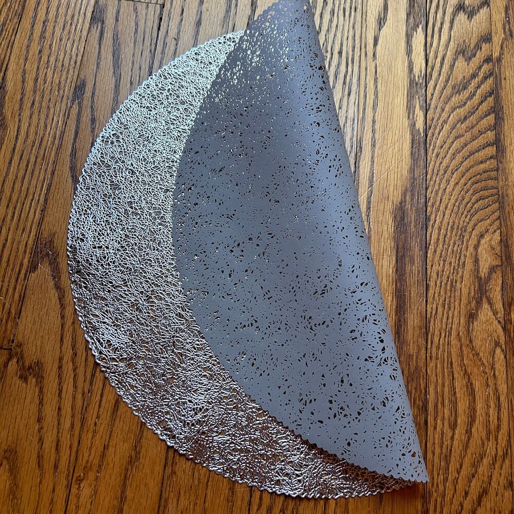 Torre & Tagus Silver Round Lace Openwork Placemat Modern Metallic NWOT 15" - Picture 4 of 6